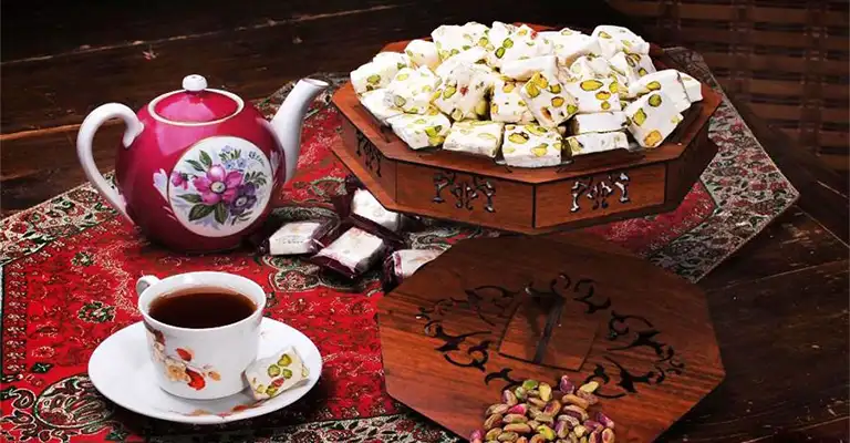 بهترین شیرینی‌های اصفهانی برای خوردن با چای