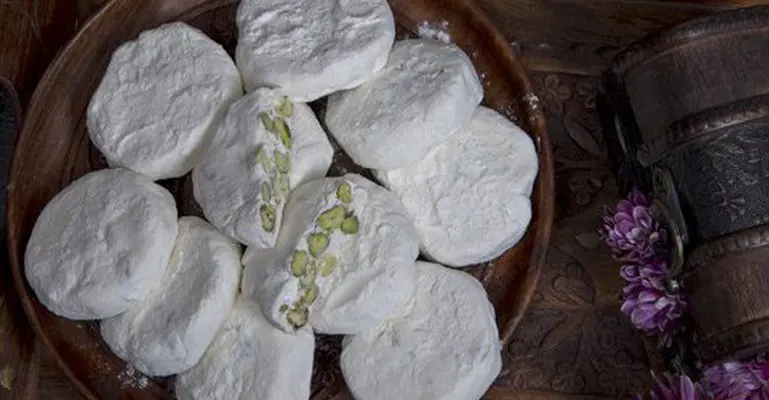 قیمت انواع شیرینی‌های سنتی اصفهان در سال ۱۴۰۴